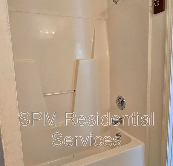 4210 Lake Ave #113 — Photo 9