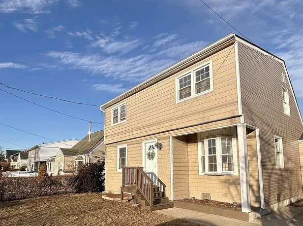 2341 Maple Street, Seaford, NY 11783