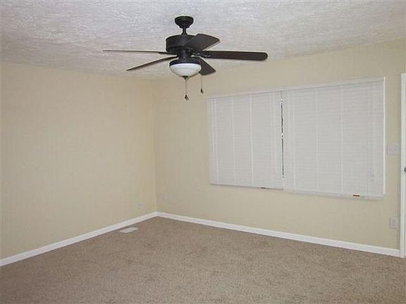 5th image of 1404 Rockwell Dr