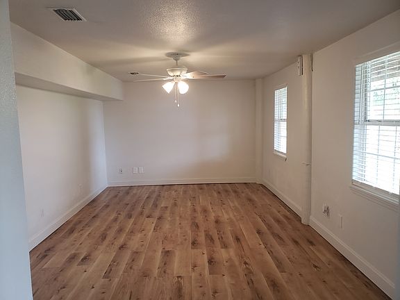4th image of 804 Largo Dr