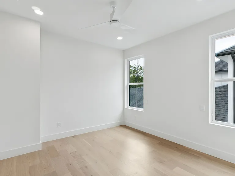 2026 Euclid Ave — Photo 25