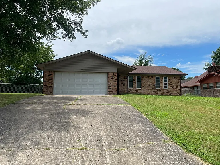 1252 S 27th Pl — Photo 33