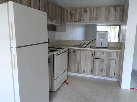 2nd image of 4131 Lakeside Dr