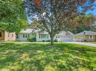 30 Circle Dr, Springfield, IL 62703