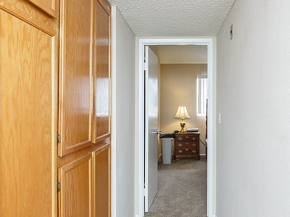 3rd image of 569 East St
