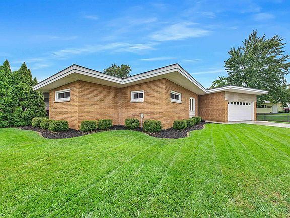 3rd image of 123 Willow Ct