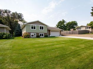 1501 15th Ter NW, New Brighton, MN 55112