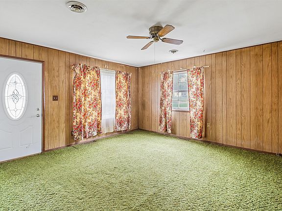 3rd image of 4023 E Seneca Ave