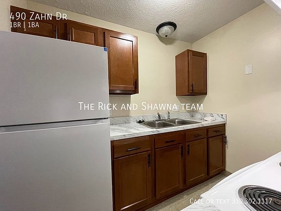 3rd image of 490 Zahn Dr