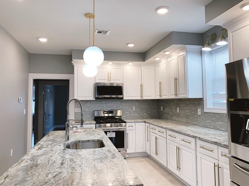 1st image of 581 Olympia Ave #2
