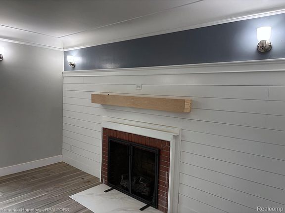 4th image of 9614 Auburndale St