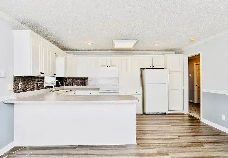 1092 Hampton Rd — Photo 1