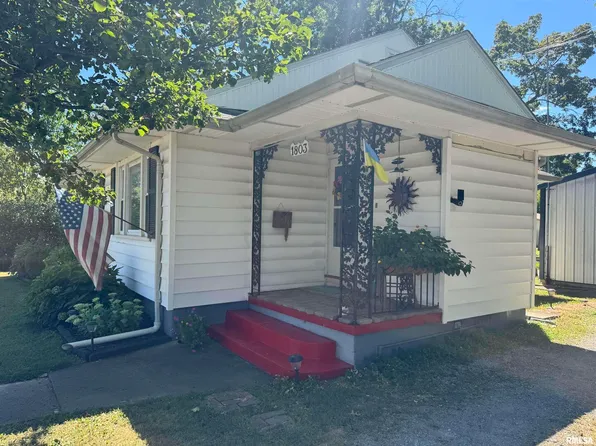 1803 W Cherry St, Marion, IL 62959