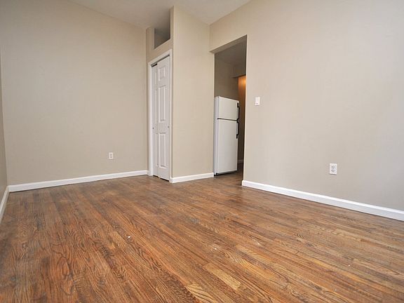 4th image of 318 E 78th St APT 26