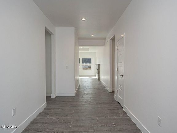 4th image of 6522 Swan St