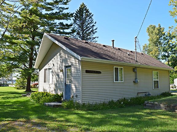 3rd image of 4513 N Lakeshore Dr