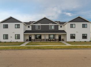 5211 Harvest Square Ln NW, Rochester, MN 55901