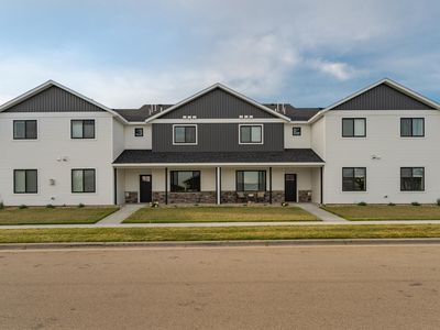5211 Harvest Square Ln NW, Rochester, MN, 55901