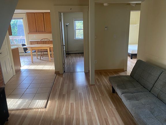 3rd image of 931 Greenwood Ave APT 3