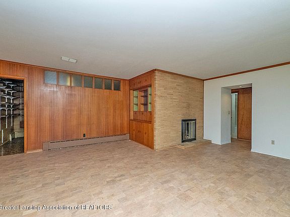 3rd image of 2370 Huron Hill Dr