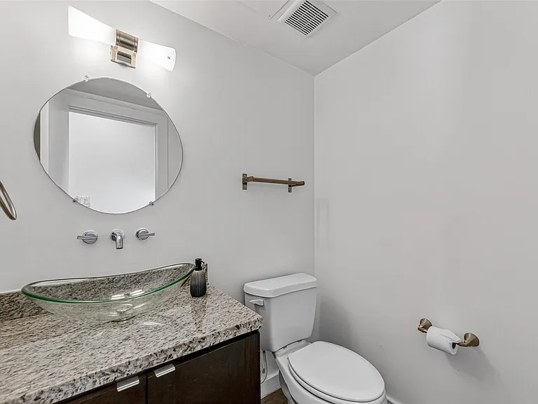 1409 Laird St #B — Photo 14