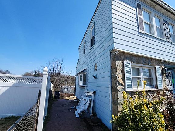 2nd image of 519 47th St NE