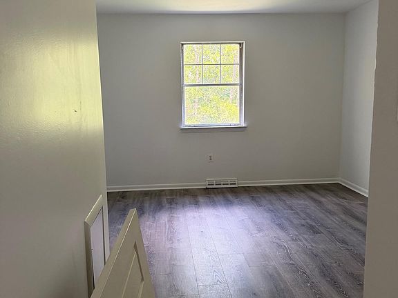 3rd image of 515 N York Rd #9