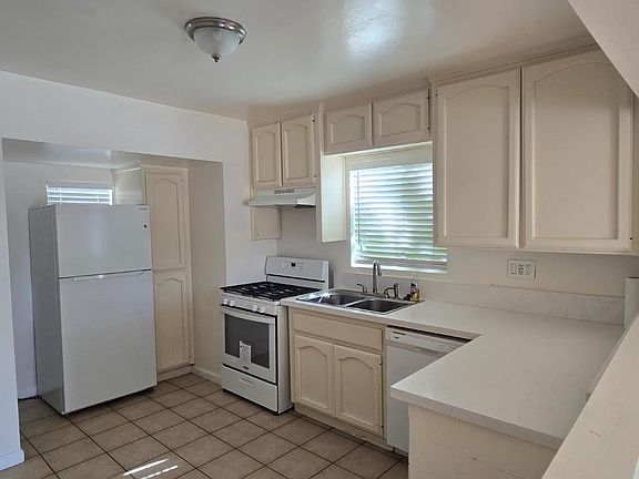 5th image of 1812 Orange St