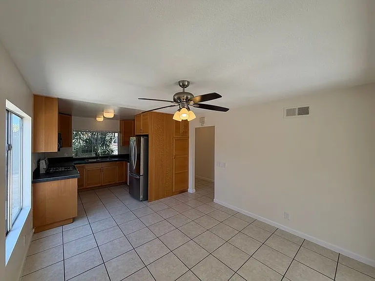 6645 Amberly St — Photo 4