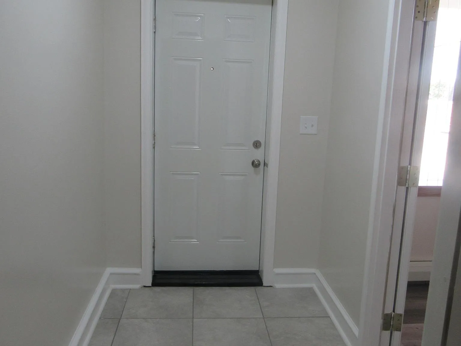 442 Folcroft St — Photo 4