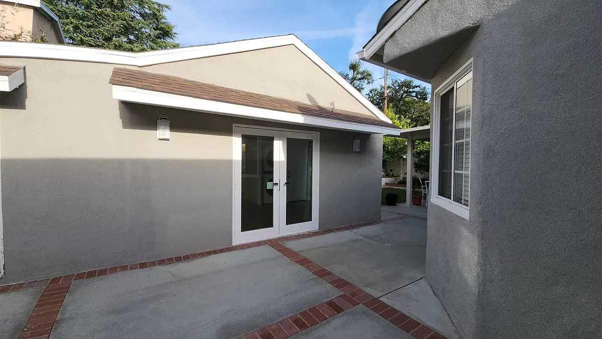 Building Photo - 5438 Briggs Ave