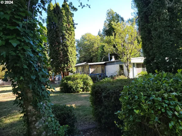 58553 Fairview Rd, Coquille, OR 97423