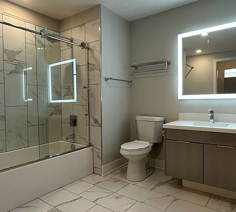 4th image of 113 E 3rd St #310