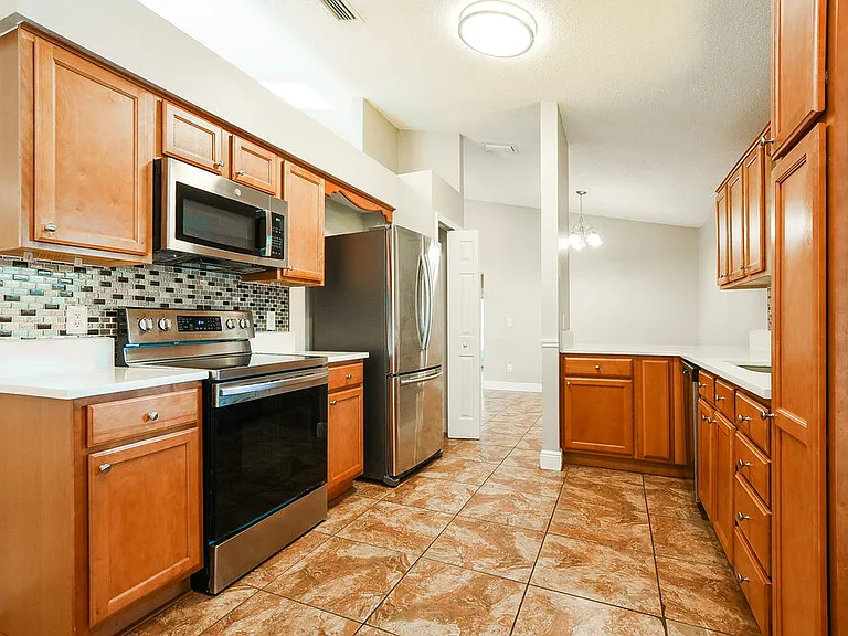 1001 Manigan Ave — Photo 6