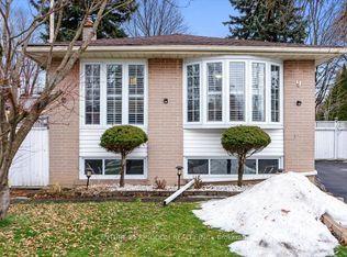9 Durrington Cres, Toronto, ON M1P 4G4