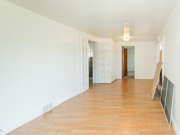 5th image of 4339 68th St