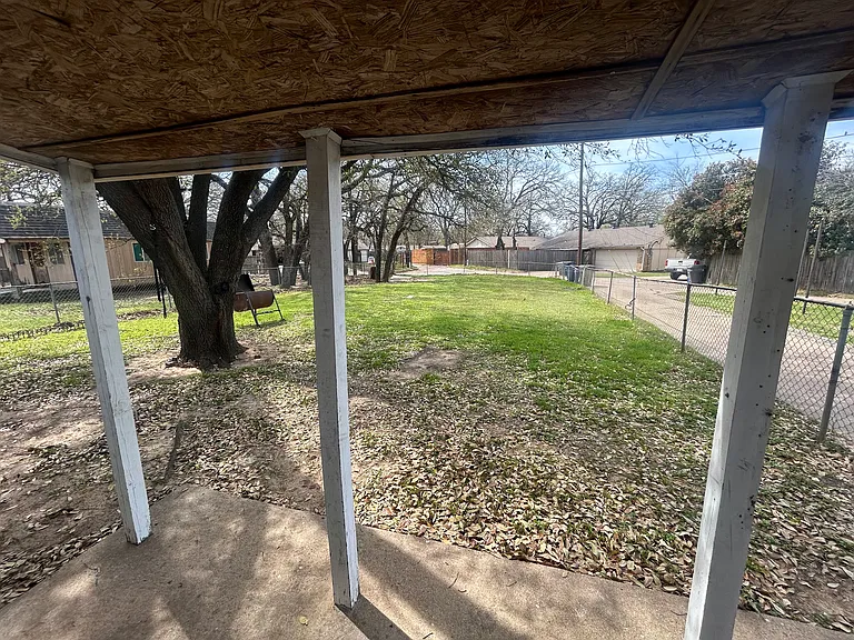 10522 Big Thicket Dr — Photo 17