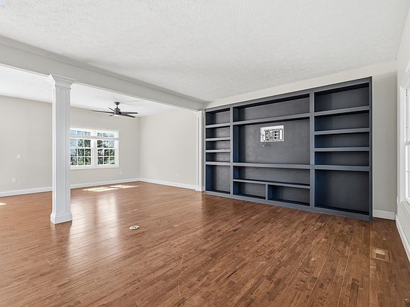 4th image of 12862 Clifford Cir