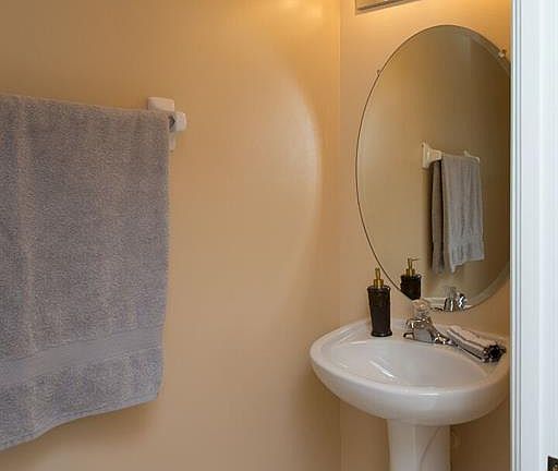 5th image of 3624 Pine Oak Cir APT 103