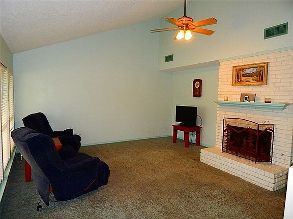 3rd image of 3709 S Magnolia Ct