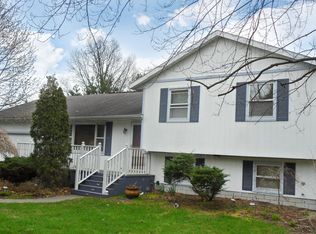 8211 Dorr St, Toledo, OH 43617