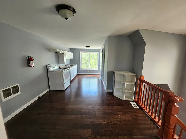 152 S 10th St #3E — Photo 3