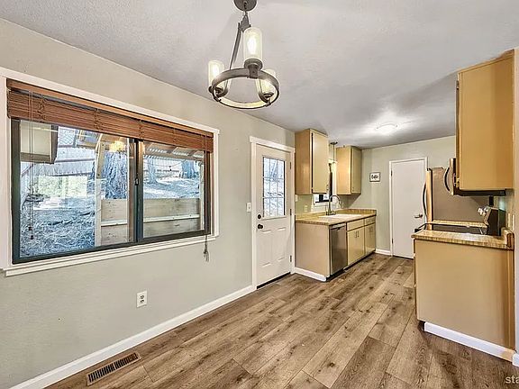 4th image of 1524 Meadow Vale Dr