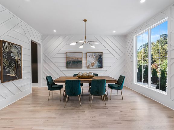 2nd image of 2877 Cravenridge Dr