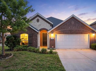 466 Rockaway Dr, Midlothian, TX 76065