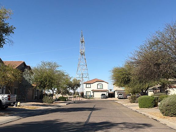 4th image of 422 E Daniella Dr