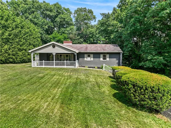 9300 Venango Dr, Pittsburgh, PA 15237
