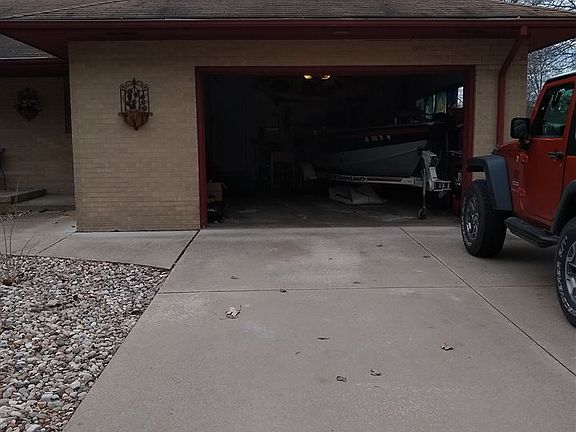 2nd image of 517 W Meadowbrook Dr