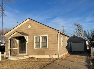 1727 N Maple St, Russell, KS 67665