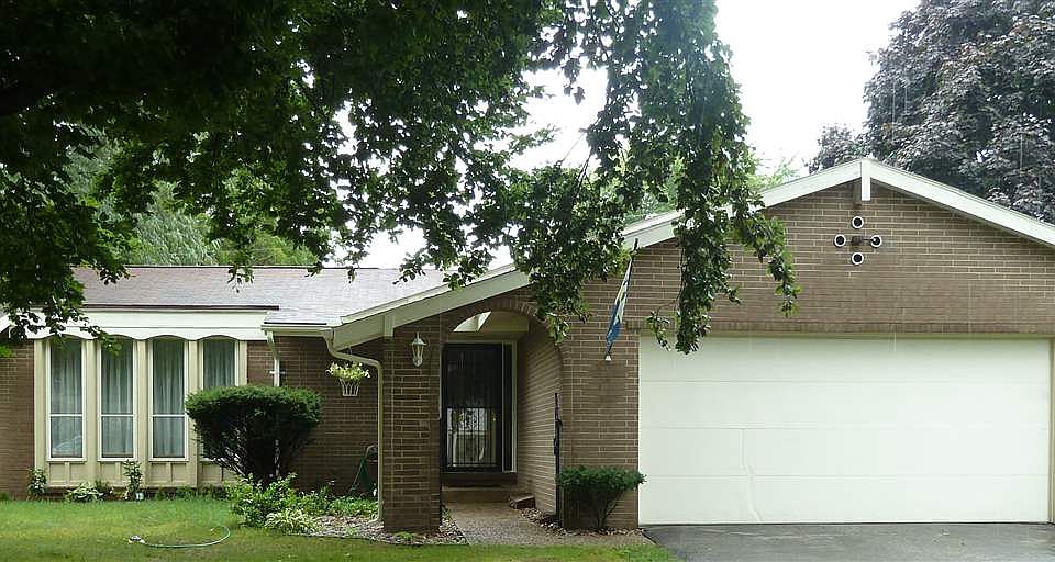 1st image of 2328 Sylvan Ln